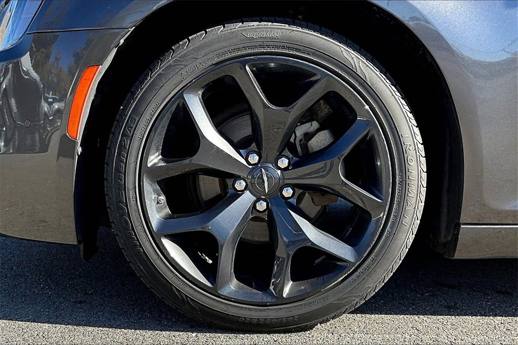 Used 2023 Chrysler 300 S image 9