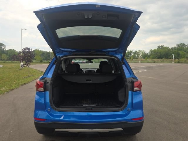 Used 2024 Chevrolet Equinox LT FWD image 10