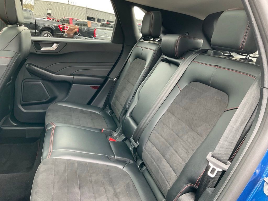 Certified 2022 Ford Escape SEL w/ SEL Stealth AWD Package image 13