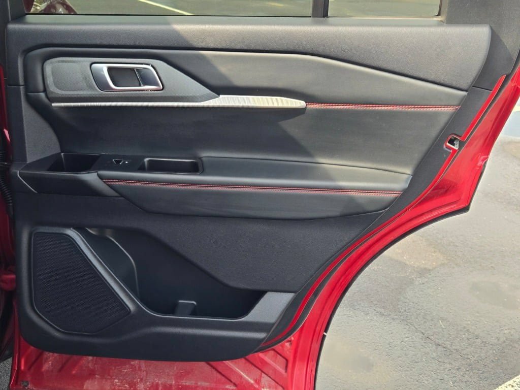 Certified 2025 Ford Explorer ST-Line AWD/4WD image 10