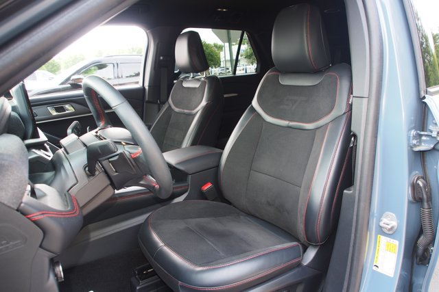 Certified 2025 Ford Explorer ST AWD/4WD image 19