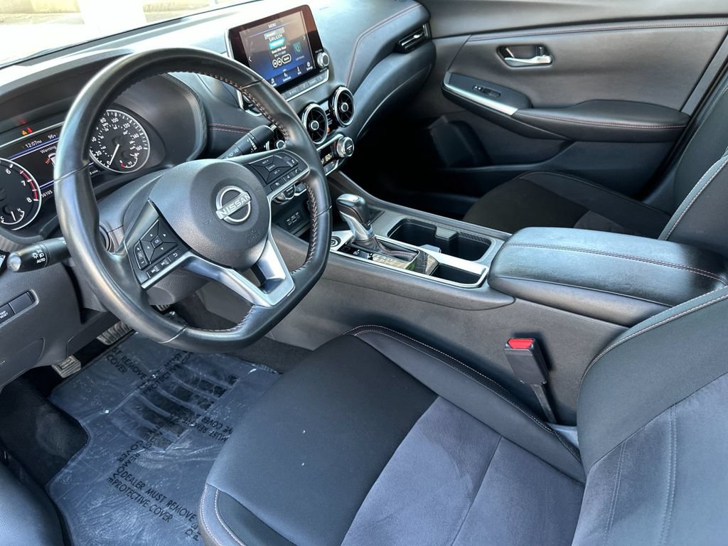 Used 2025 Nissan Sentra SR FWD image 9