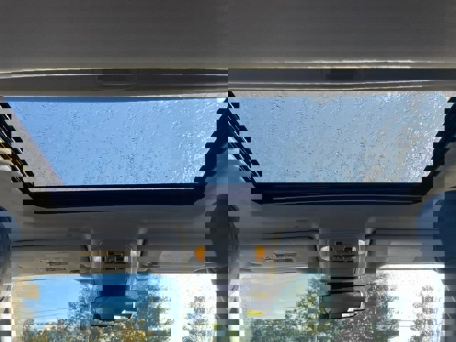 Used 2022 Toyota Highlander XLE image 28