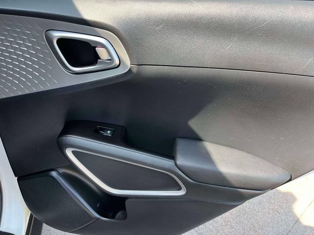 Used 2023 Kia Soul S FWD image 20