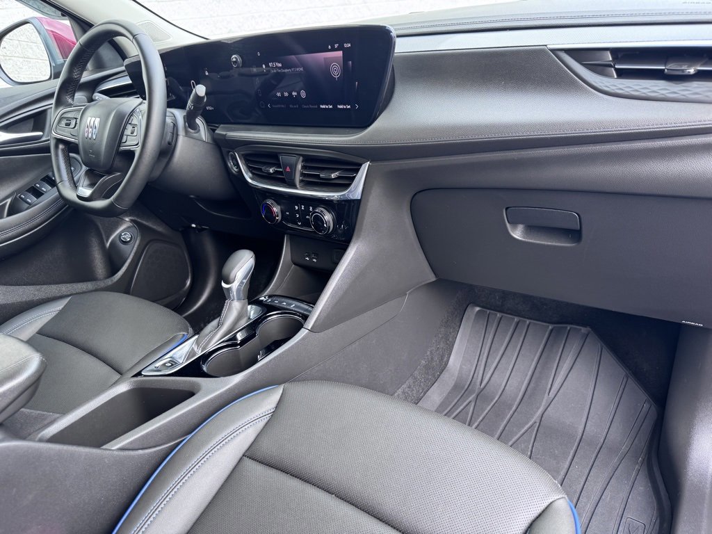 Used 2025 Buick Encore GX Sport Touring image 18