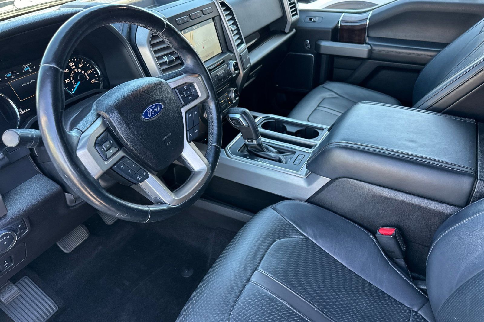 Certified 2017 Ford F150 Platinum w/ Equipment Group 701A Luxury image 9