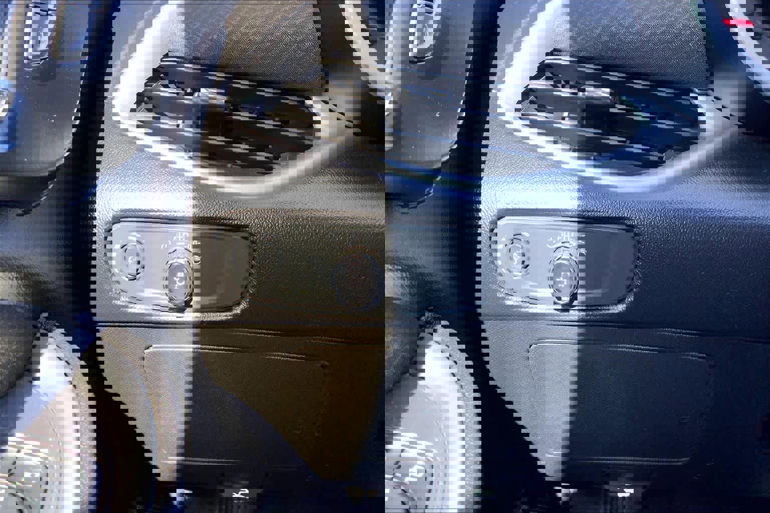 Used 2024 Chevrolet Malibu LS image 36