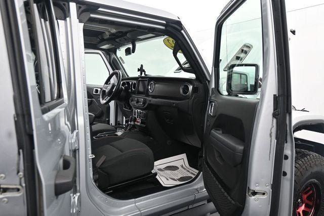 Used 2022 Jeep Gladiator Rubicon w/ LED Lighting Group AWD/4WD image 14