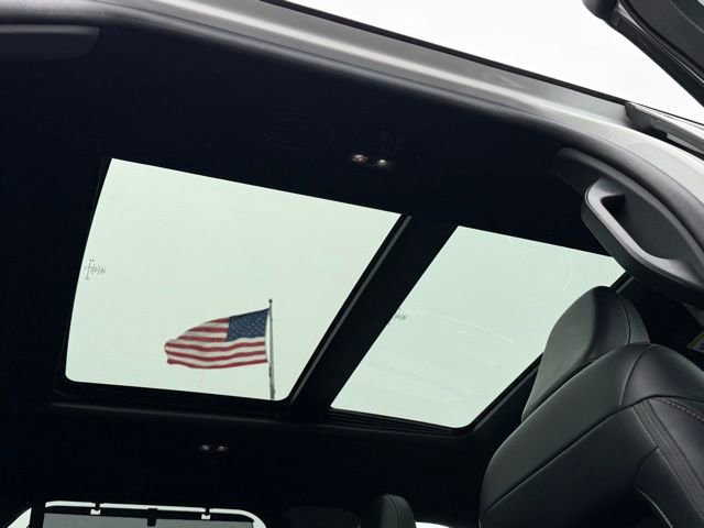 Certified 2025 Ford Explorer ST AWD/4WD image 12