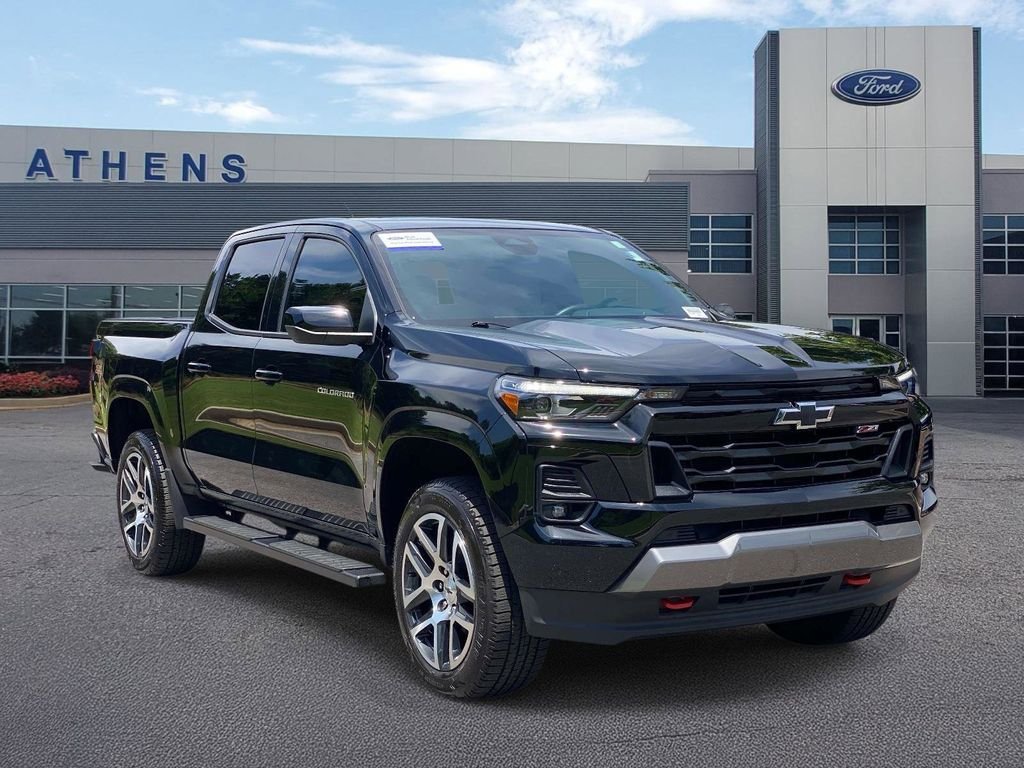 Used 2023 Chevrolet Colorado Z71 w/ Z71 Convenience Package 2