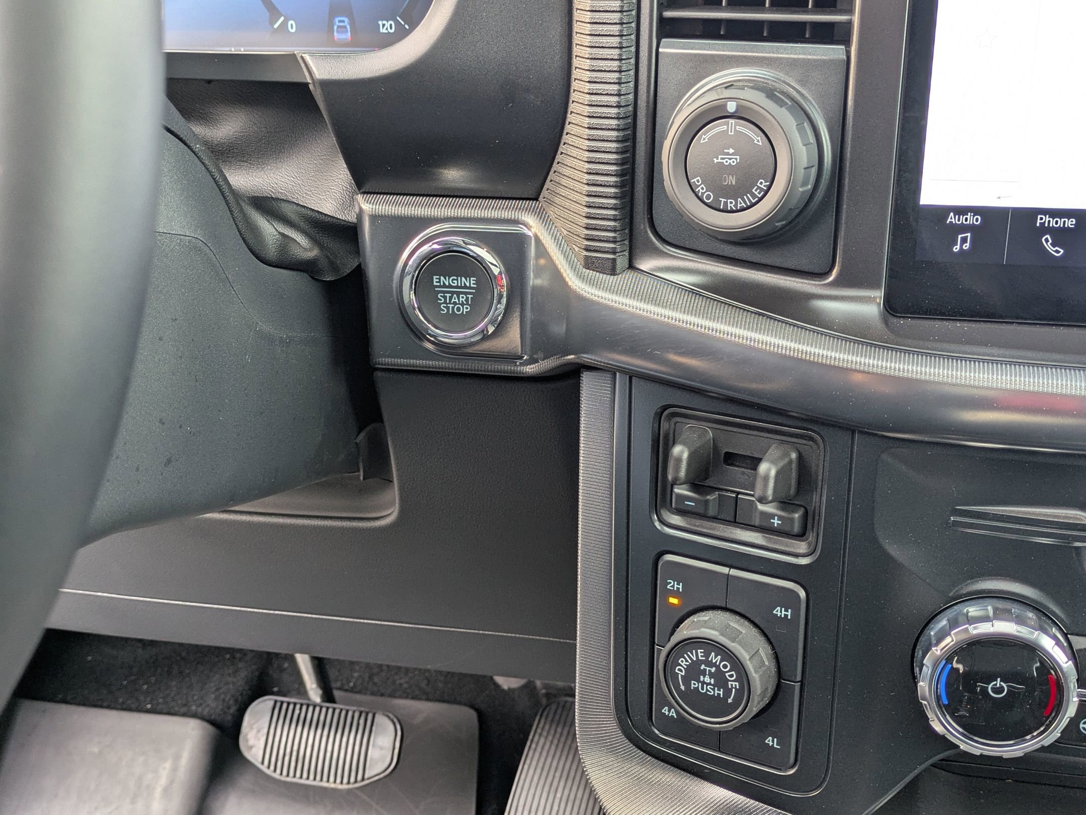 Certified 2025 Ford F150 Platinum w/ Equipment Group 702A High image 28