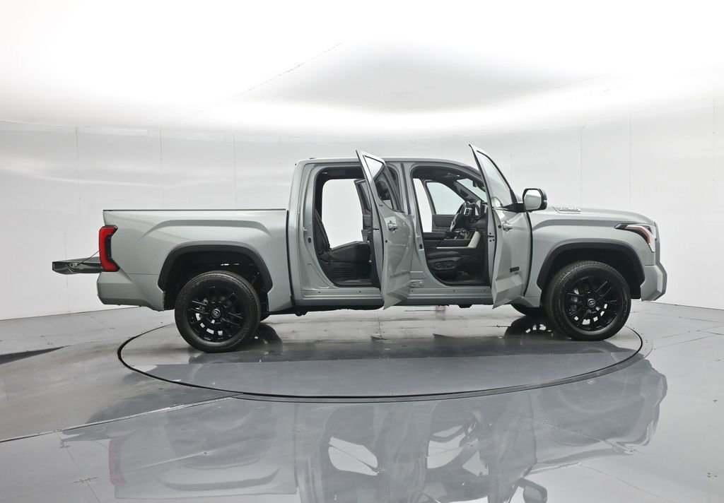 Used 2025 Toyota Tundra Limited image 33