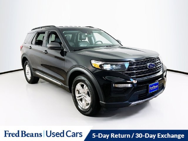 Certified 2023 Ford Explorer XLT w/ Equipment Group 202A AWD/4WD image 1