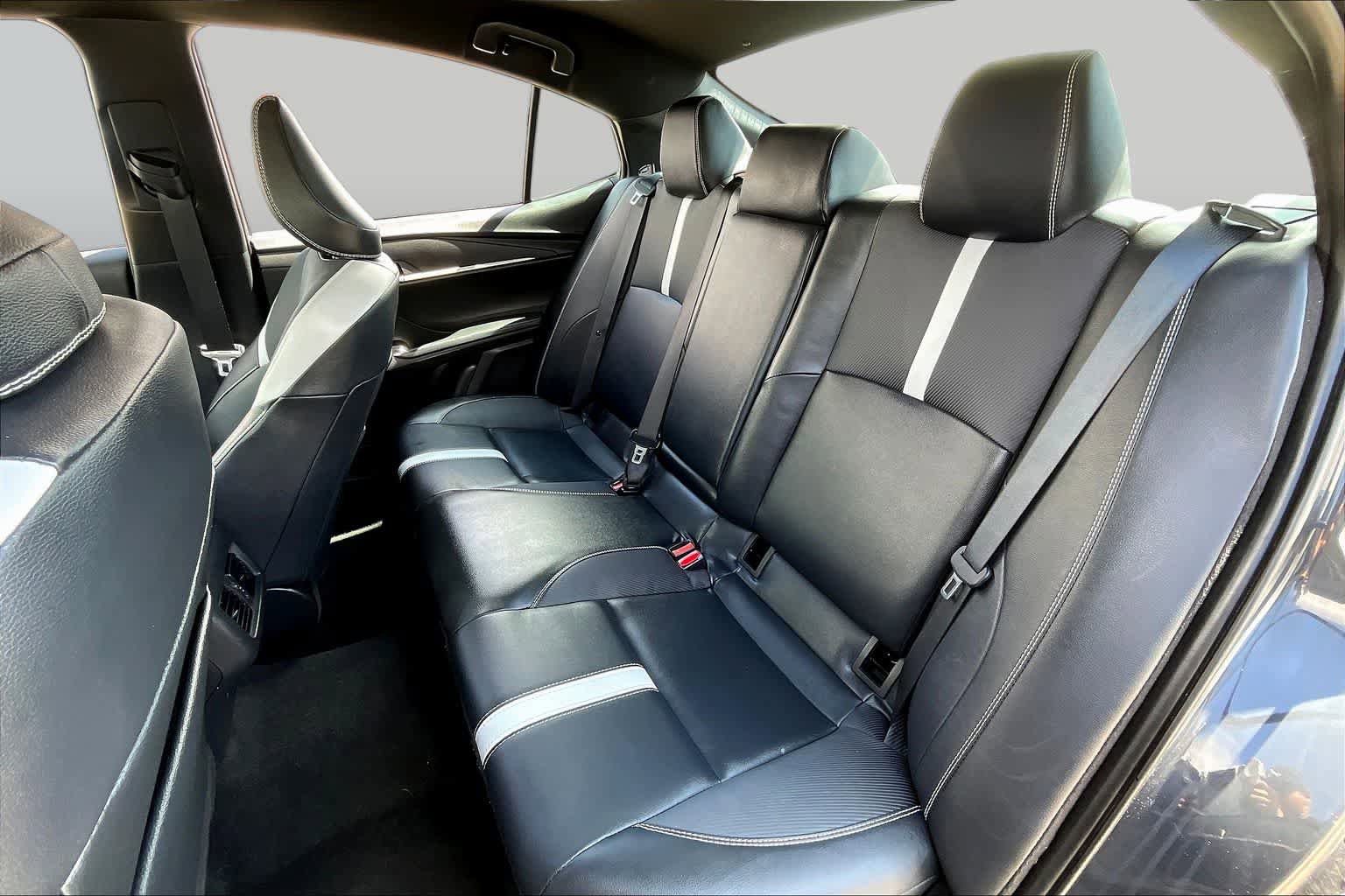 Used 2025 Toyota Camry SE FWD image 19
