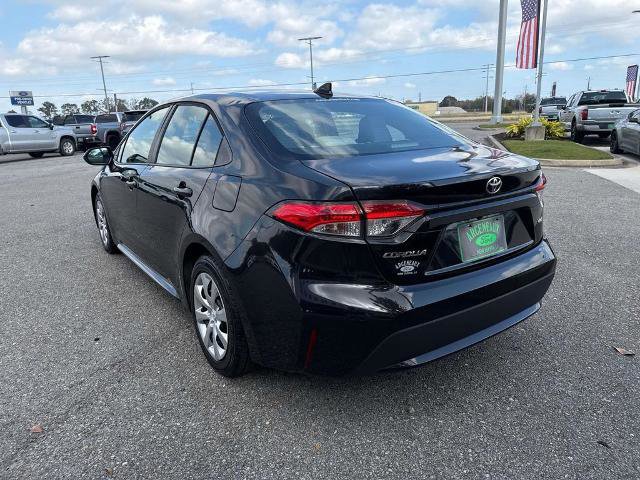 Used 2022 Toyota Corolla LE image 2