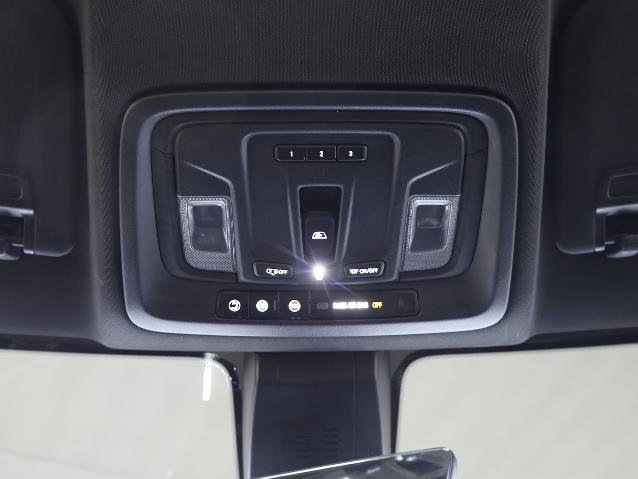 Used 2021 GMC Sierra 1500 AT4 w/ AT4 Premium Package image 16