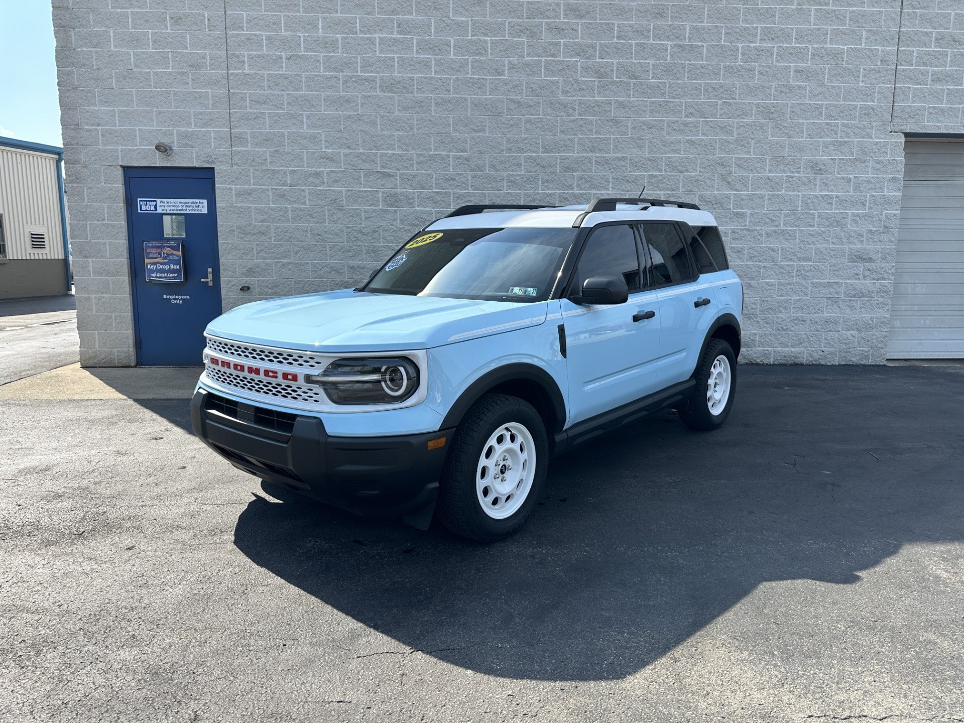 Certified 2025 Ford Bronco Sport Heritage AWD/4WD image 2