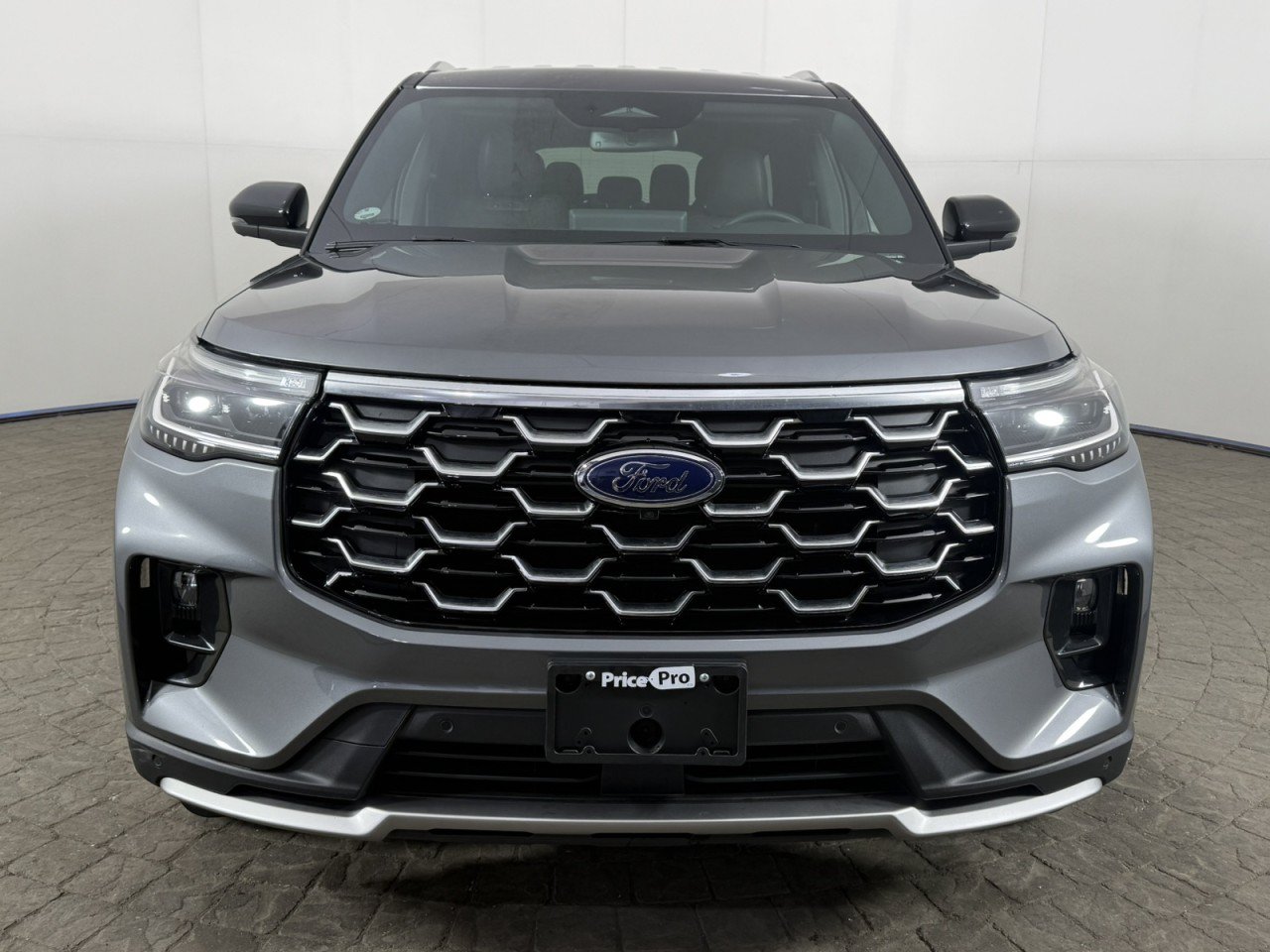 Certified 2026 Ford Explorer Platinum AWD/4WD image 2