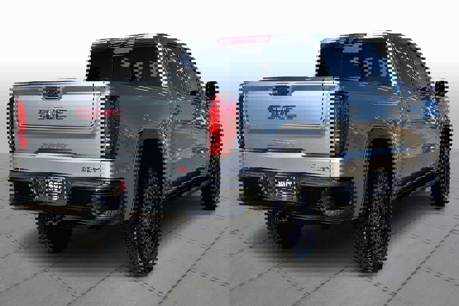 Used 2025 GMC Sierra 1500 AT4X image 12