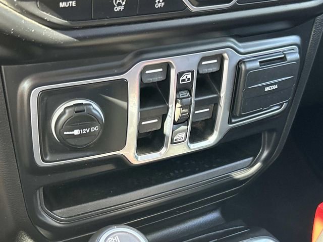 Used 2020 Jeep Gladiator Overland image 38