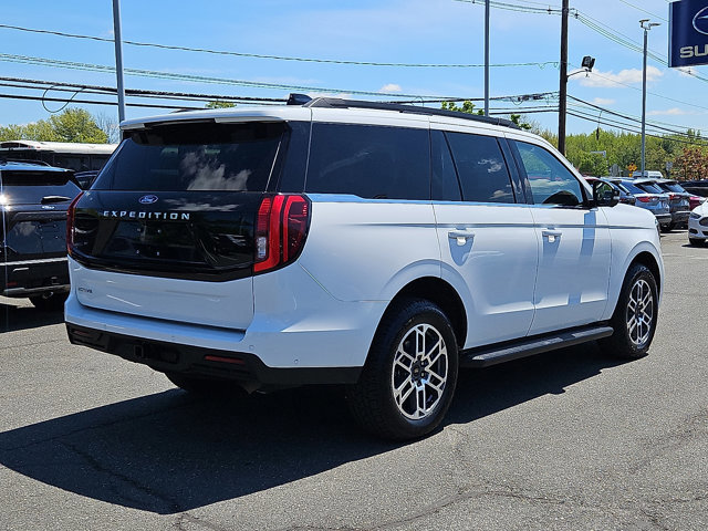 Certified 2025 Ford Expedition Active AWD/4WD image 11