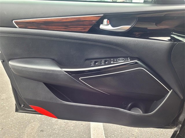 Used 2019 Kia Cadenza Premium image 14