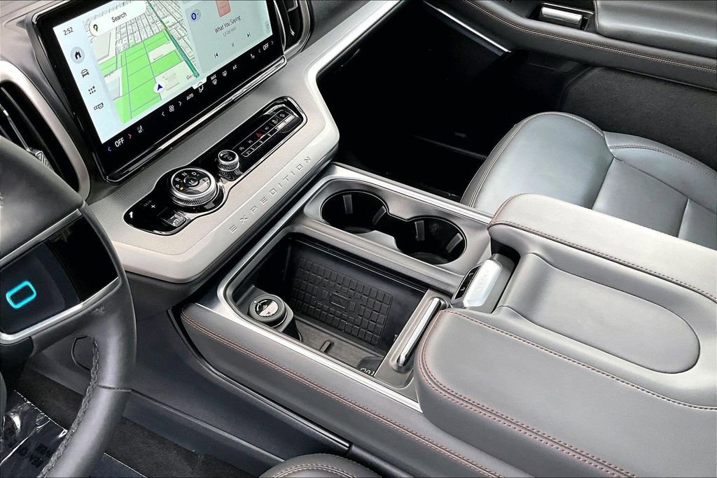 Certified 2025 Ford Expedition Active image 16