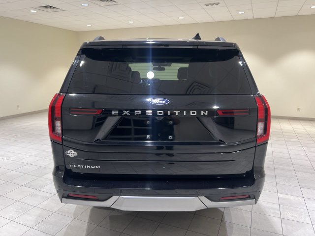 Certified 2025 Ford Expedition Platinum w/ Driver's Package AWD/4WD image 4