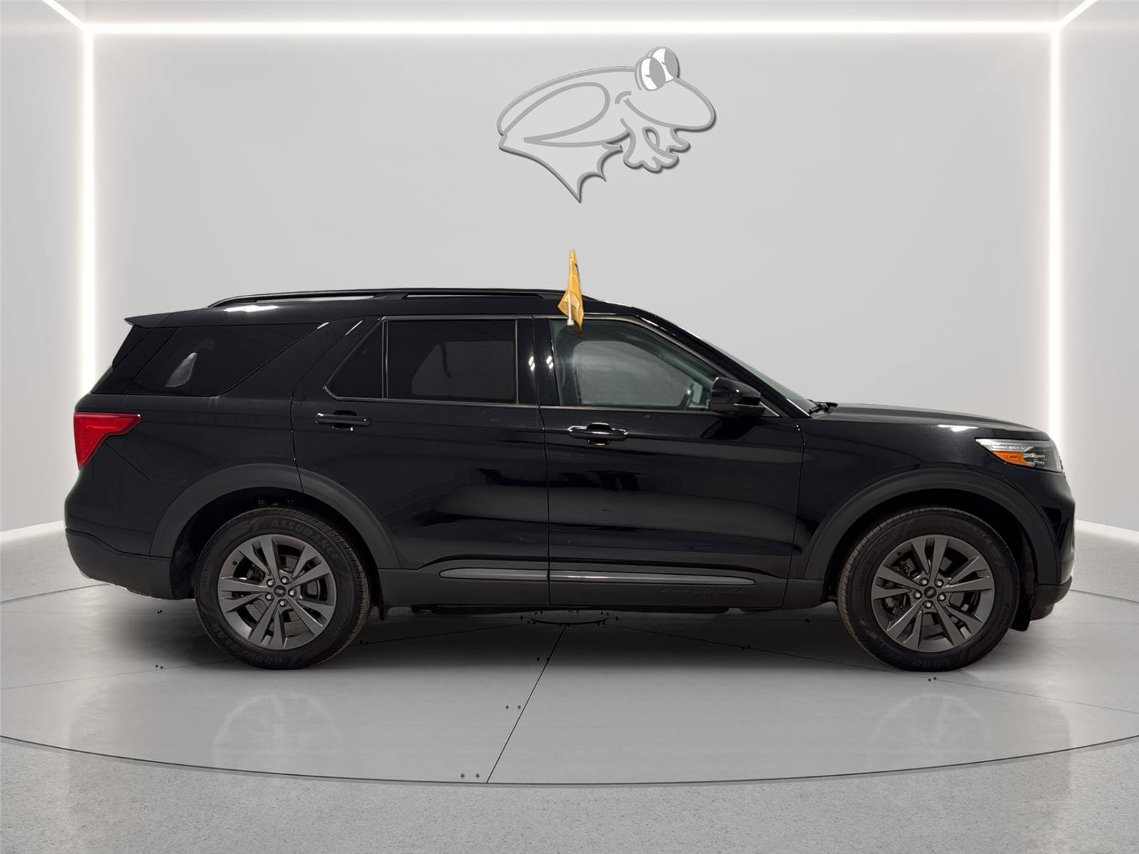 Certified 2022 Ford Explorer XLT w/ Equipment Group 202A AWD/4WD image 7