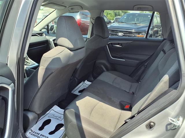 Used 2025 Toyota RAV4 XLE AWD/4WD image 18
