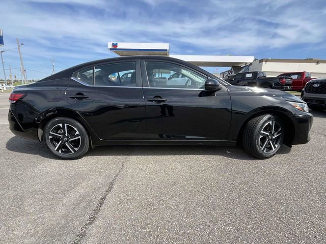 Used 2025 Nissan Sentra SV image 2