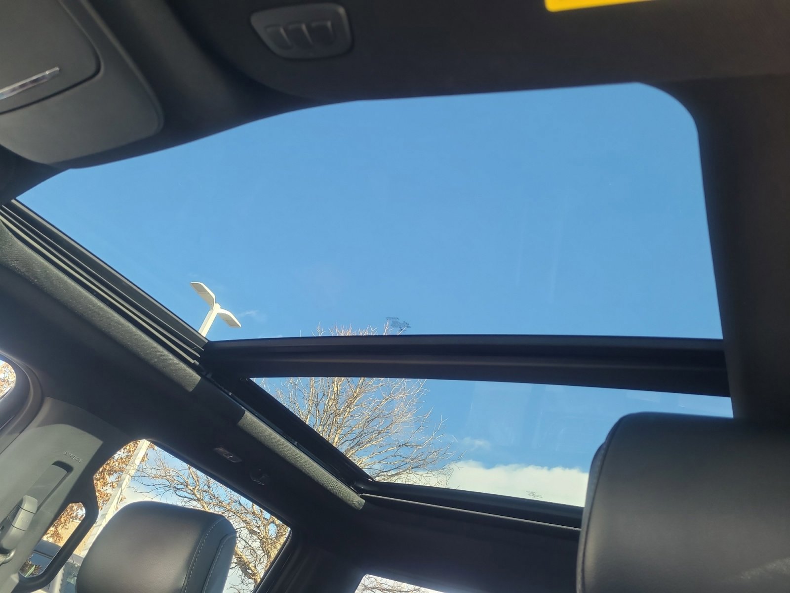 Certified 2022 Ford F150 Lariat w/ Equipment Group 502A High image 33