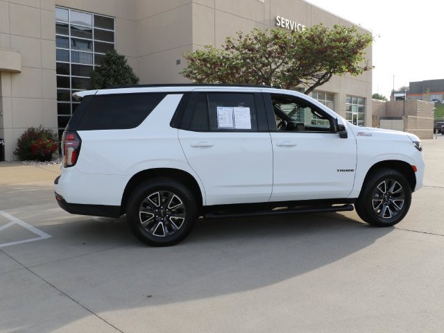 Used 2022 Chevrolet Tahoe Z71 w/ Luxury Package AWD/4WD image 7