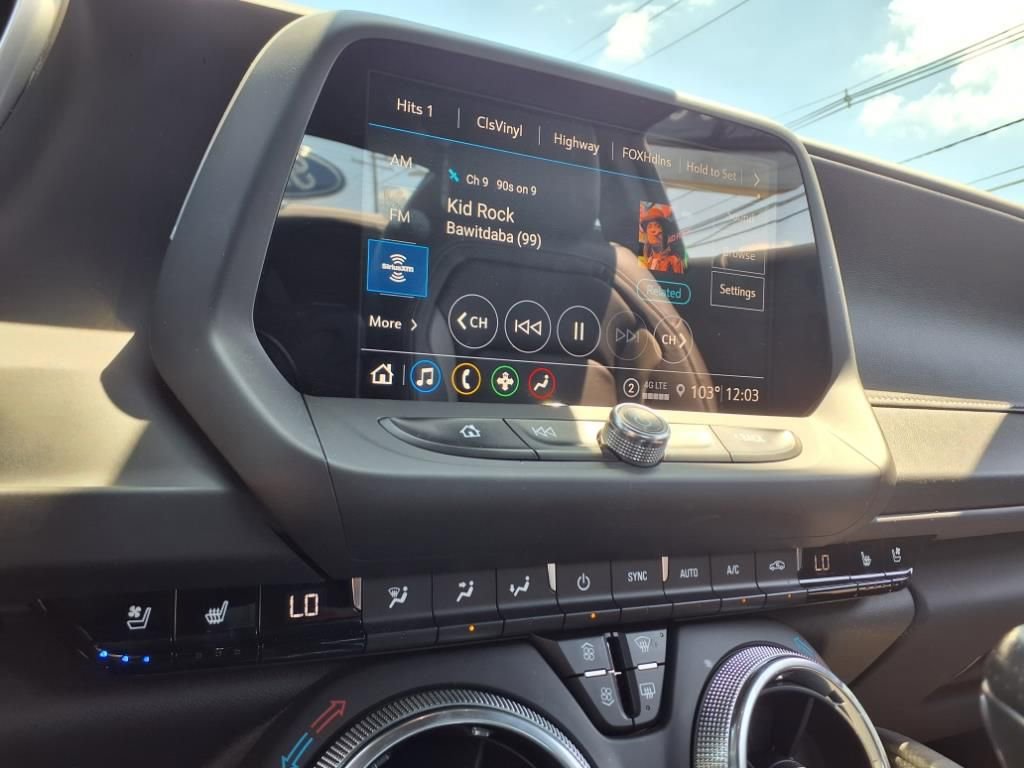 Used 2021 Chevrolet Camaro LT image 17