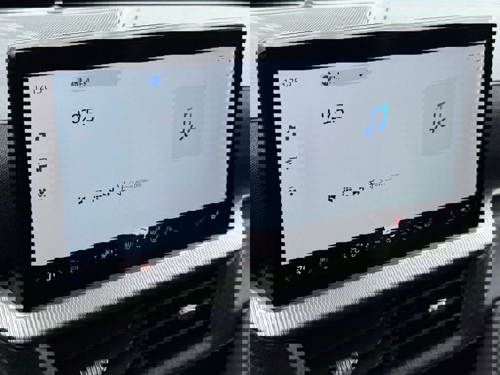 Certified 2025 Ford Explorer Platinum image 35