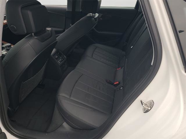 Used 2022 Audi A4 2.0T Premium image 11