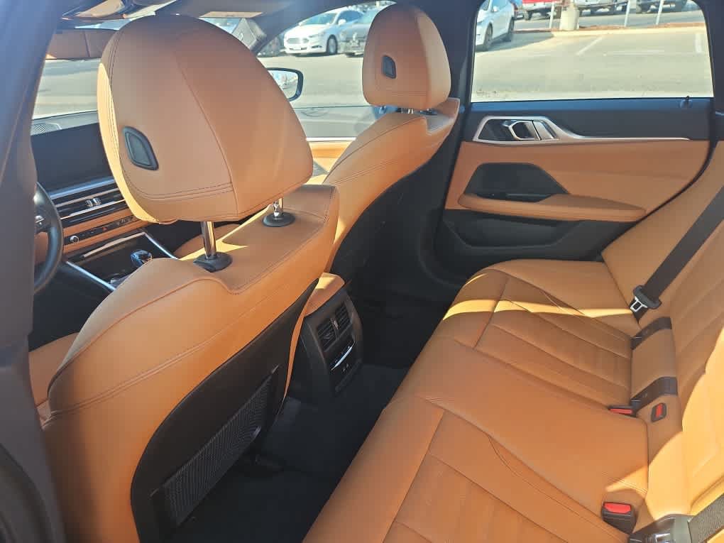 Used 2022 BMW i4 eDrive40 RWD image 11