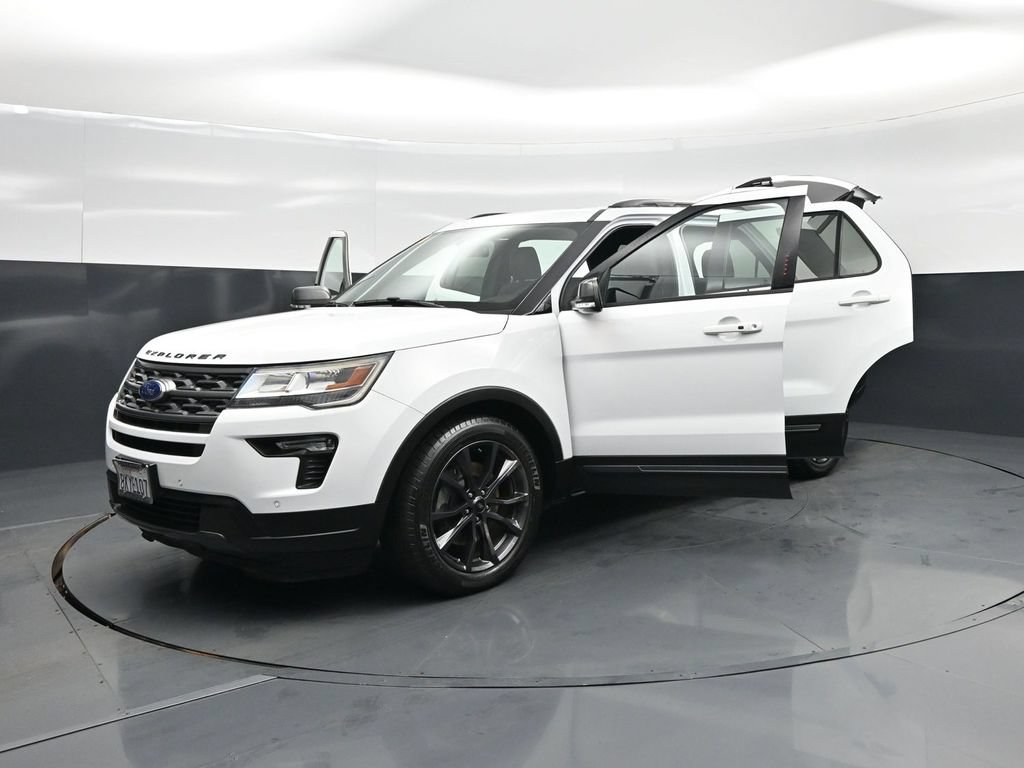 Certified 2019 Ford Explorer XLT w/ Equipment Group 202A FWD image 25