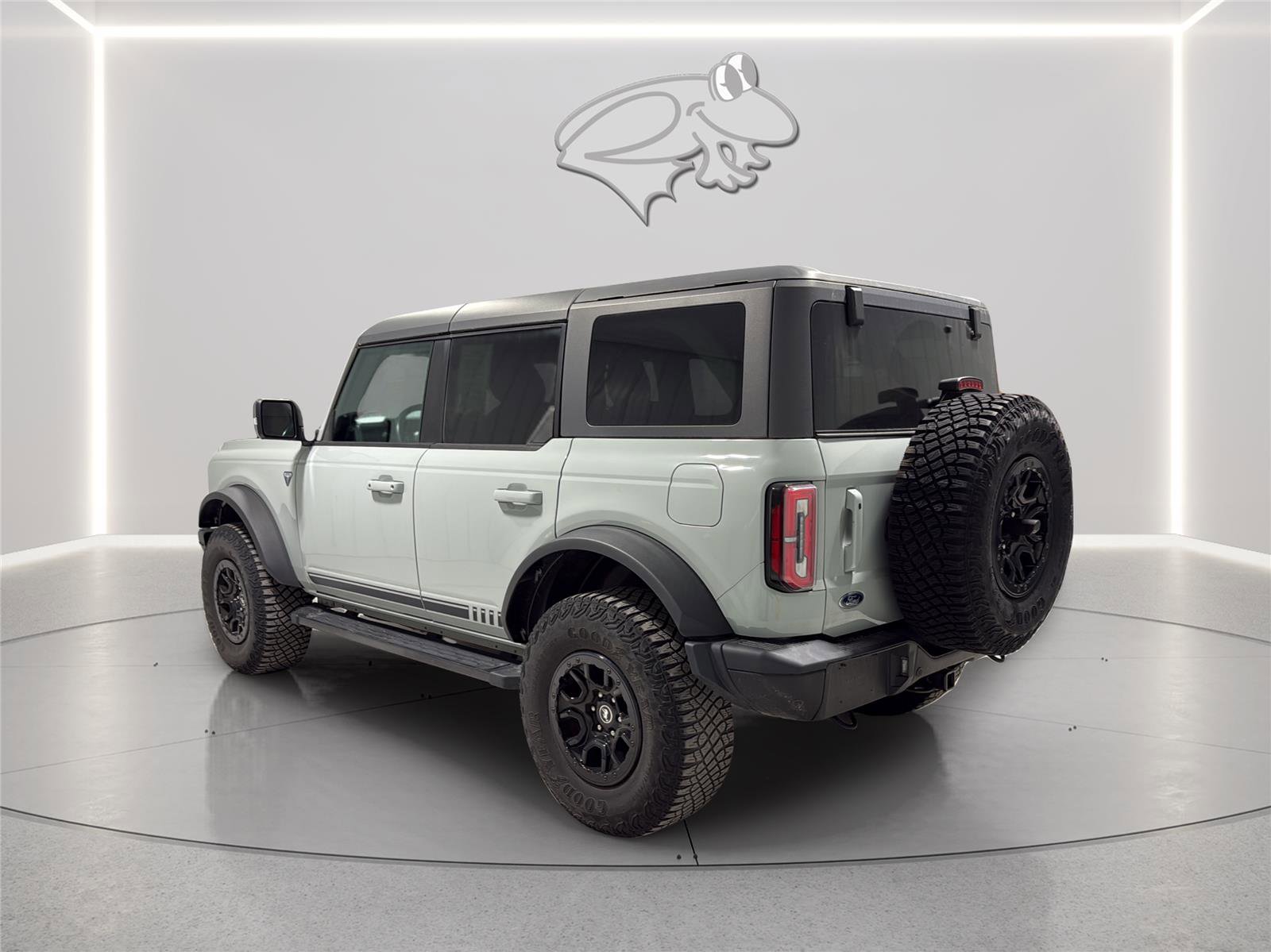 Certified 2021 Ford Bronco First Edition AWD/4WD image 4