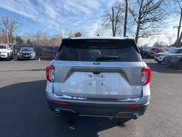 Certified 2022 Ford Explorer XLT w/ Equipment Group 202A image 7