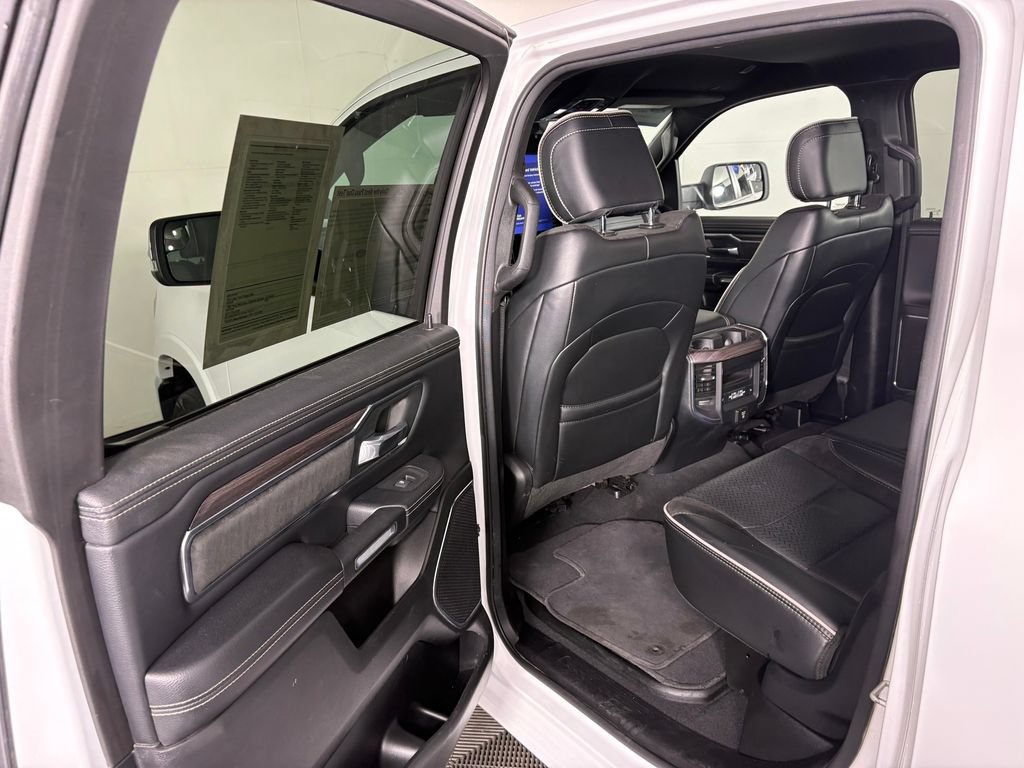 Used 2025 RAM 1500 Laramie AWD/4WD image 28
