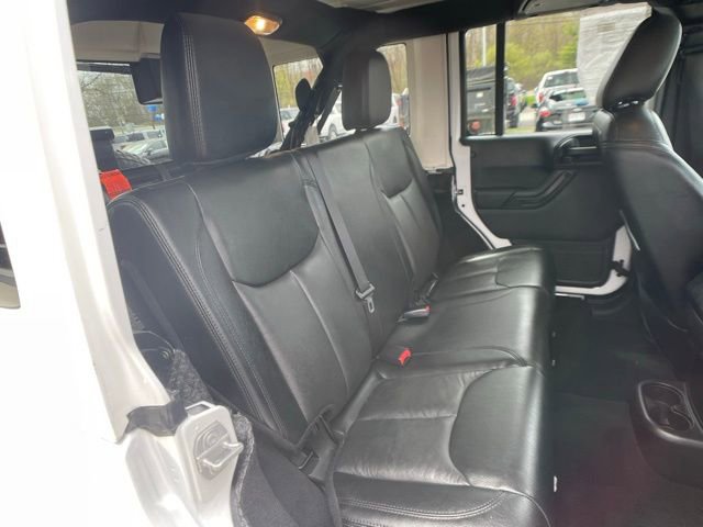Used 2017 Jeep Wrangler Unlimited Sahara AWD/4WD image 28