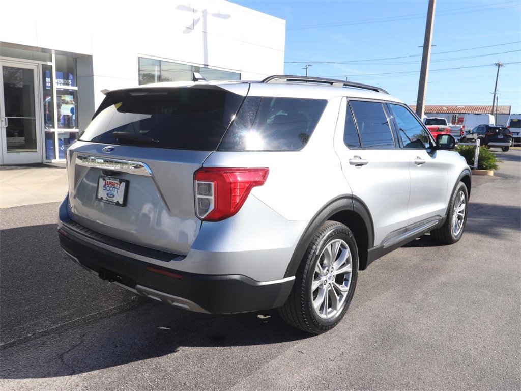 Certified 2022 Ford Explorer XLT w/ Equipment Group 202A image 5