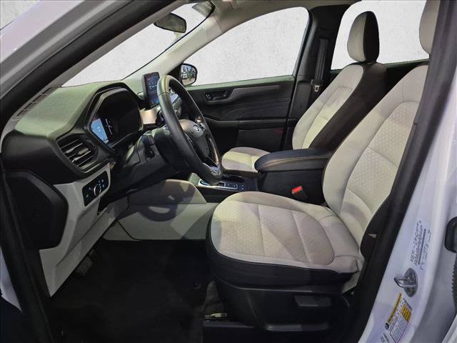 Certified 2025 Ford Escape Active w/ Cold Weather Package AWD/4WD image 15