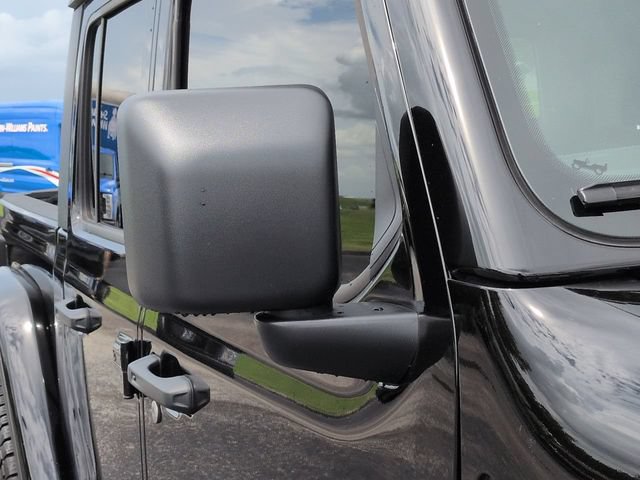 Used 2025 Jeep Gladiator Mojave AWD/4WD image 12