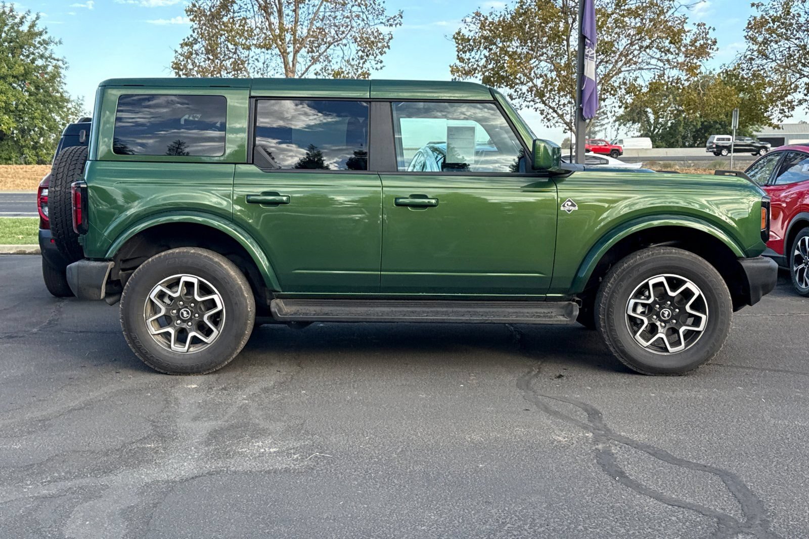 Certified 2025 Ford Bronco Outer Banks AWD/4WD image 3