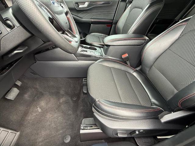 Certified 2025 Ford Escape ST-Line image 13