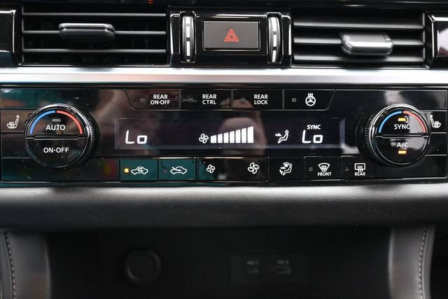 Used 2022 Nissan Pathfinder SL AWD/4WD image 22