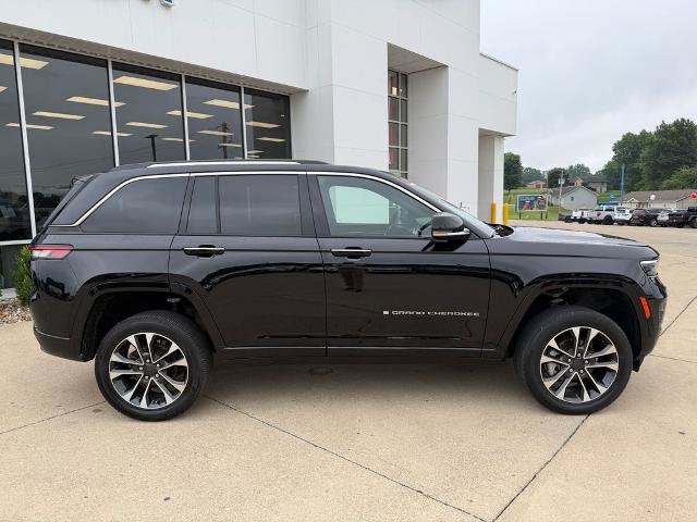 Used 2023 Jeep Grand Cherokee Overland AWD/4WD image 9