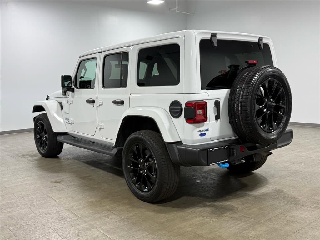 Used 2022 Jeep Wrangler Unlimited Sahara image 6